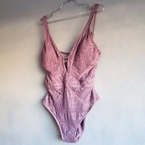 NWT BECCA CROCHET PURPLE ONE-PIECE SWIMSUIT, SIZE LRG